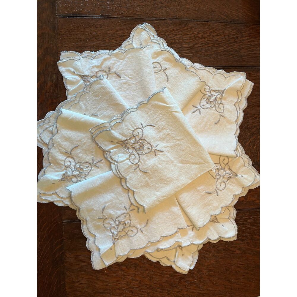 10 Vintage Embroidered Napkins Lt Ivory Scalloped Edge Floral Romantic  Linens